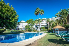 appartement gelegen aan de golfbaan op La Quinta Benahavis Marbella, Benahavis